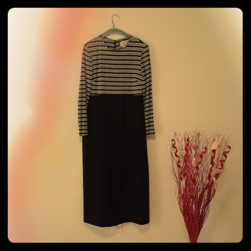 Simple A line shaped dress.